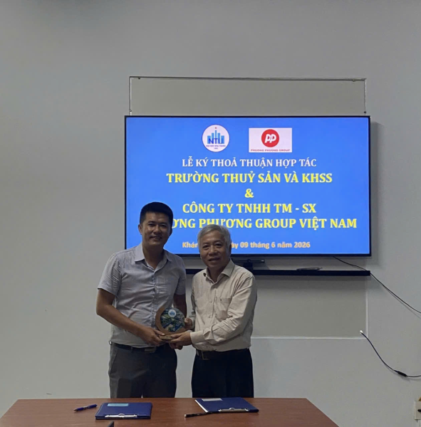 Trường Thủy sản và Khoa học sự sống ký kết hợp tác với Công ty TNHH TM - SX Phương Phương Group Việt Nam